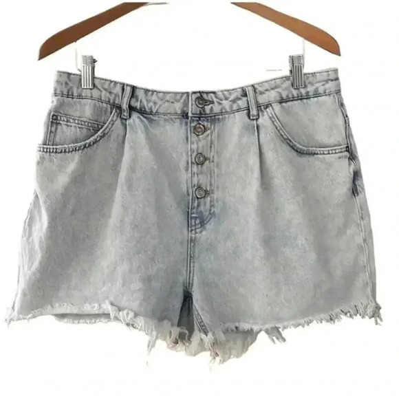 ZARA Cut Off Jeans Shorts Denim Exposed Button Fly Pleated Light Acid Wash Sz 12 - Picture 1 of 12